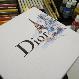 роспись коробок Dior