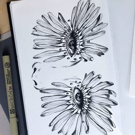 Глаза с лепестками 