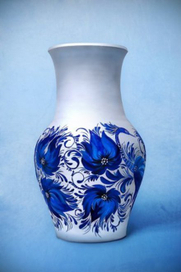 Роспись кувшина с элементами петриковской росписи