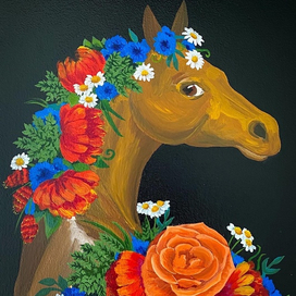 Конь в цветах