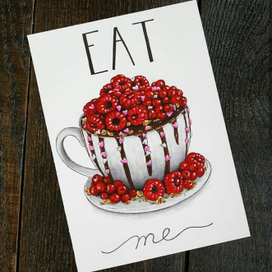 Десерт с ягодами в кружке