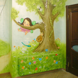 фрагмент росписи в детской комнате