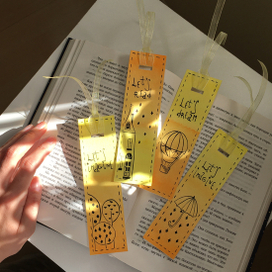 Бумажные желтые закладки для книг