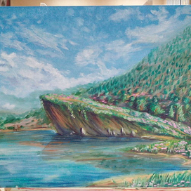 Озеро около горы