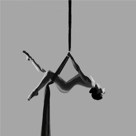 Девушка на полотнах