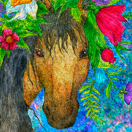 Лошадь и яркие весенние цветы