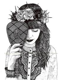 Девушка, венок из роз и винтажное зеркало в цвете