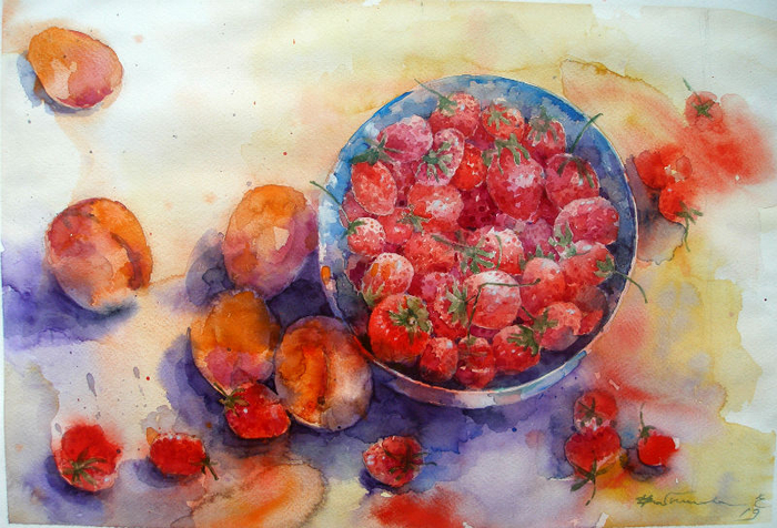 Начало лета. Клубника и абрикос
