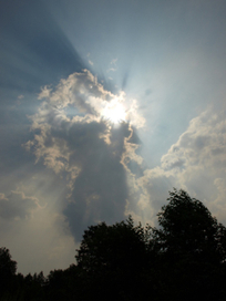 драконы напали на солнце