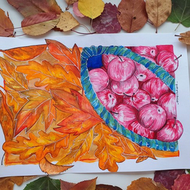 Яблоки в листве 