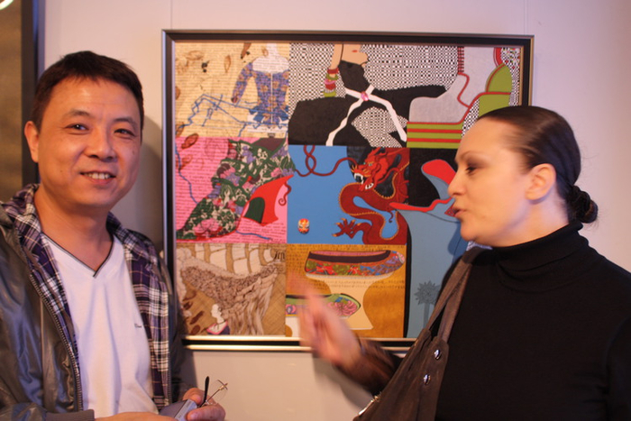 "Башмак в искусстве"в Фонде М.Шемякина.2012г.(около своей работы с китайским художником Хун Вэем.