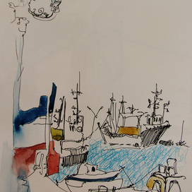 из-за спины корабля