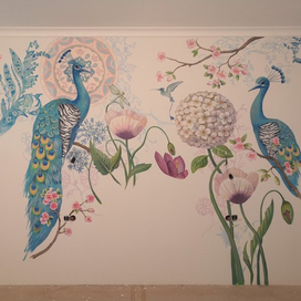 Роспись на стене в детской "Павлины" 