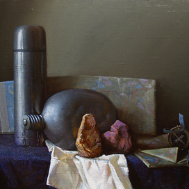 Натюрморт с флягой и компасом