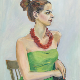 Девушка с бусами