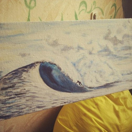 сёрфер на волне