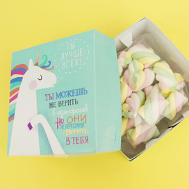 Иллюстрация для подарочной коробки с конфетами