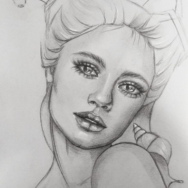 Портрет девушки с улиткой