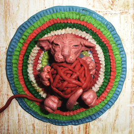 "котенок сфинкса и гигантский клубок"