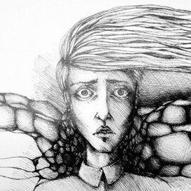 в серое небо.