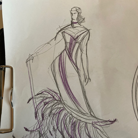 Дама в платье 