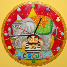 Пластилиновая иллюстрация для часов