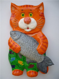 Котик с рыбой