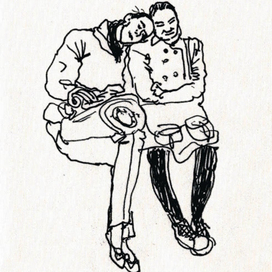 подруги в метро