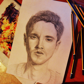 Том Фелтон.