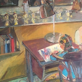 Дочка рисует 