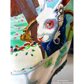 Джинсовка с ручной росписью акриловыми красками "Алиса"