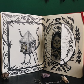 разворот книжки раскладки «волшебных существ»