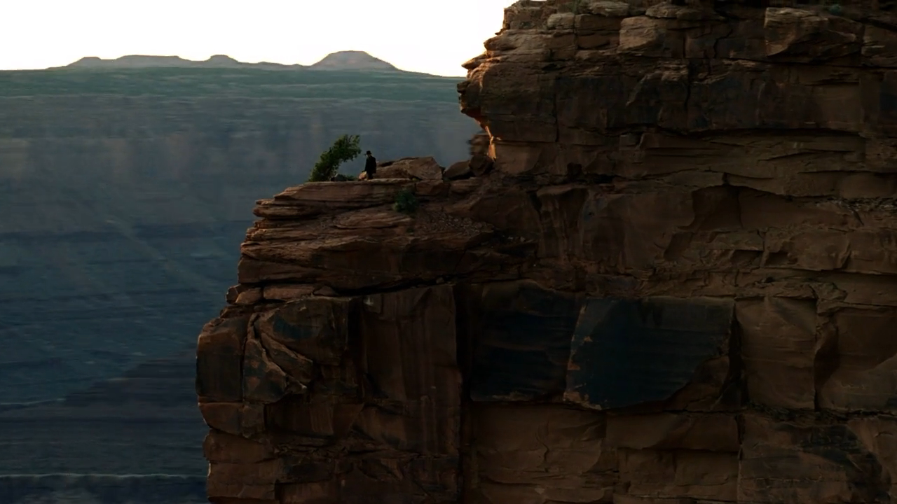  000 s02e01 720.mp4 000041.724