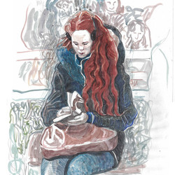 Финно-угорская рыжая  девушка в  метро 