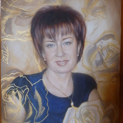 В золотых розах