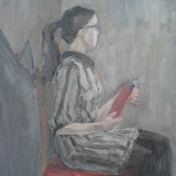 Девушка в платье.