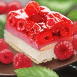 Пирог с малиной