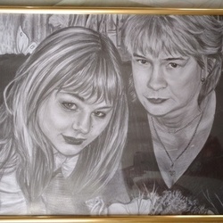 Мать с дочерью