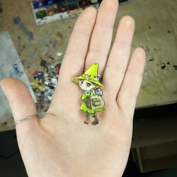 Деревянная брошь Снусмумрик