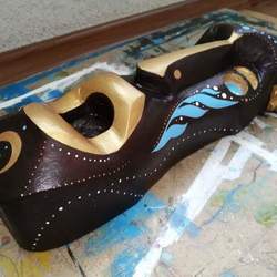 Роспись деревянной маски акрилом