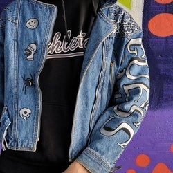 Джинсовая куртка