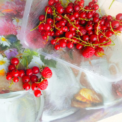 Ягодные бусы