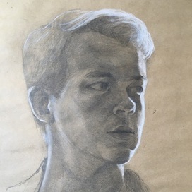 Парень с русыми волосами.