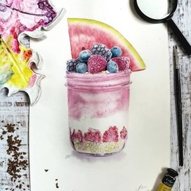 Десерт с ягодами и арбузом