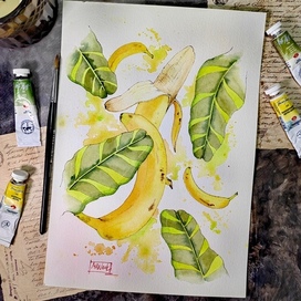 Бананы в листьях
