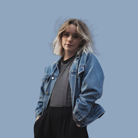 Просто девушка