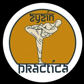 Логотип для инструктора йоги. 