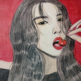 Девушка с вишней