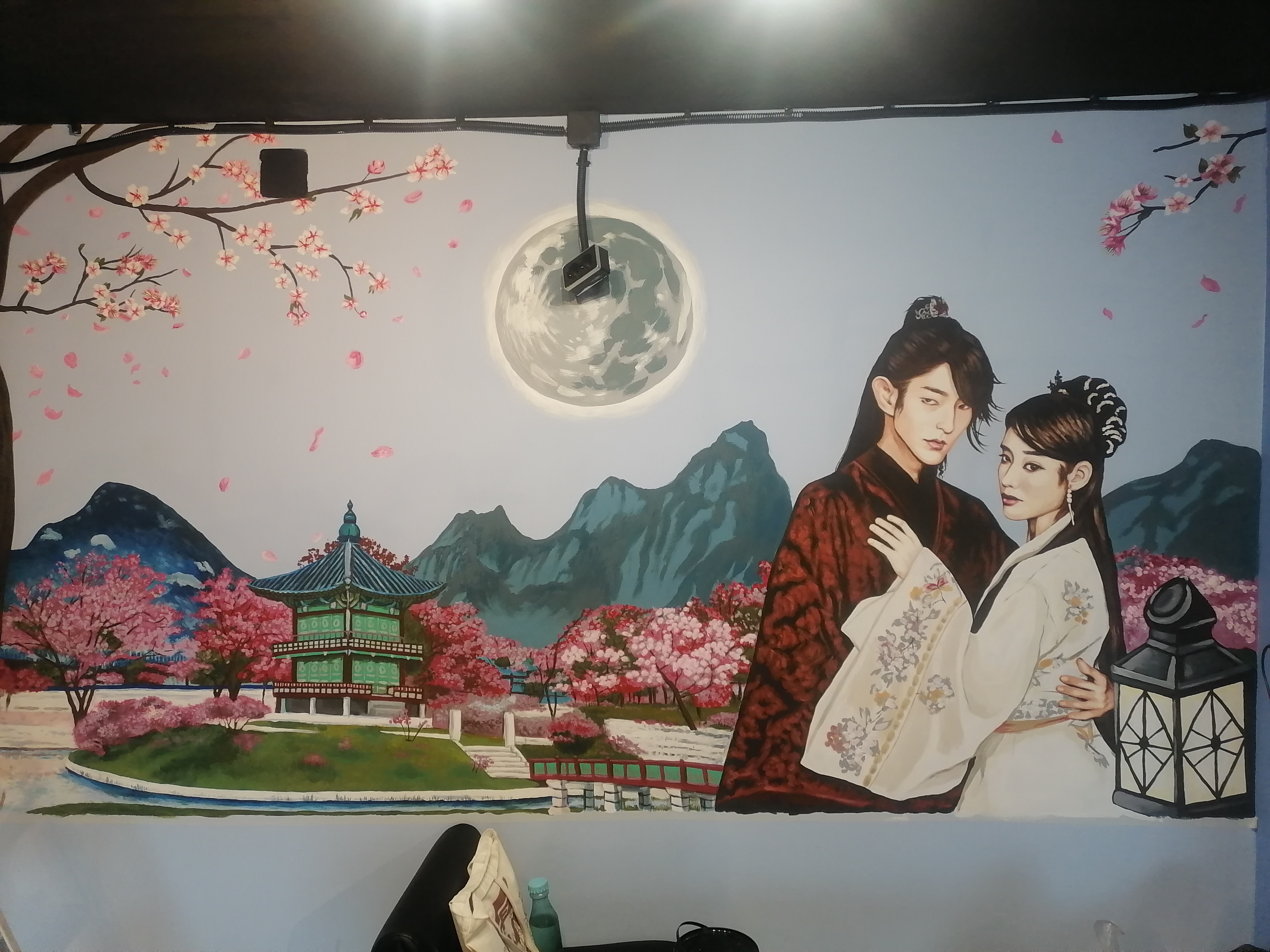 Роспись стены в корейском кафе