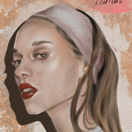 Блондинка с красными губами 